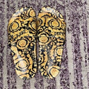 Versace kids slides. Will fit 6 1/2 -7 female adult